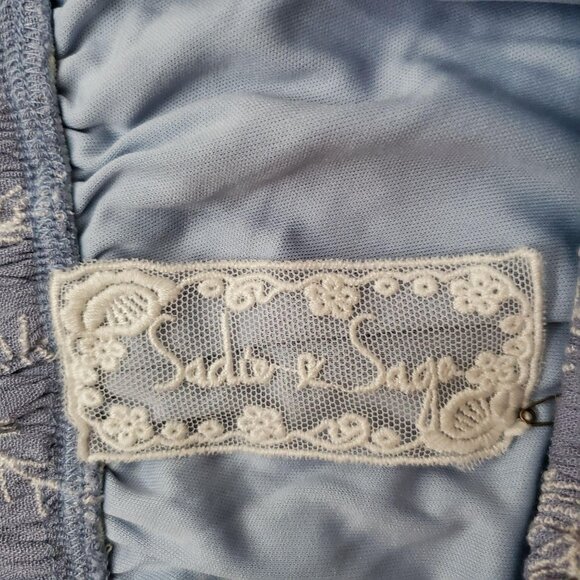 Sadie & Sage Women's Embroidered Ruffle Hem Shorts Sky/White Size Large, NWT - Picture 10 of 15